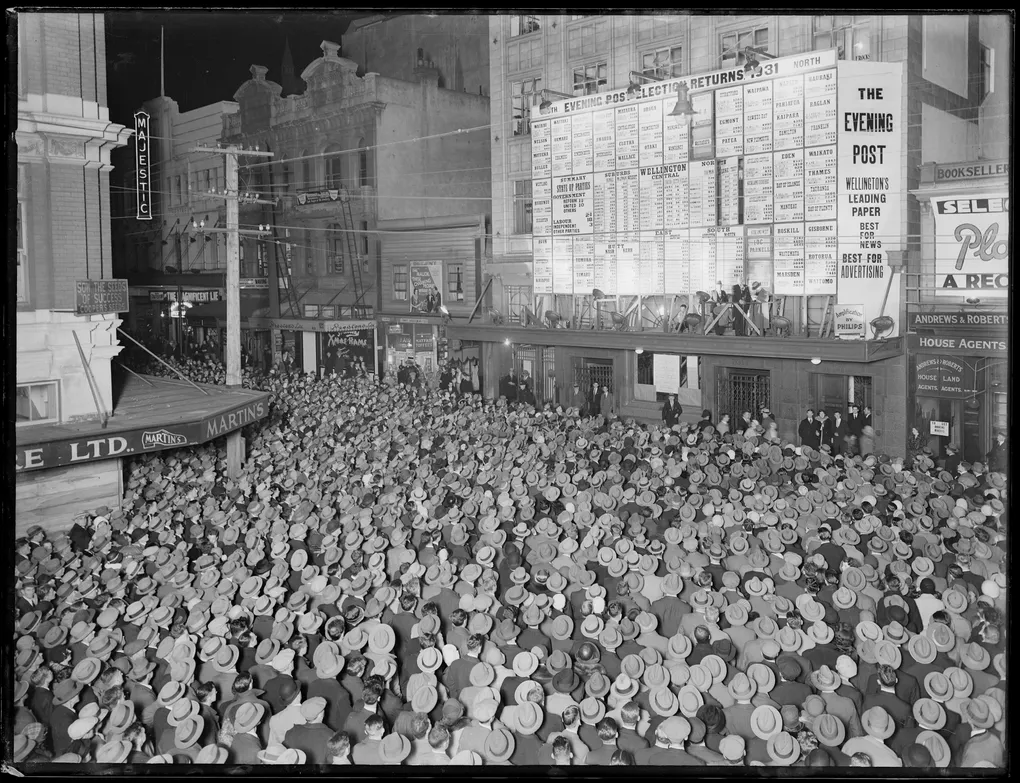 A crowd gathered in Willis Street, Wellington, awaiting the results of the 1931 general election